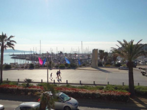 Grand T3 avec terrasse et piscine à Cavalaire-sur-Mer - FR-1-100-187